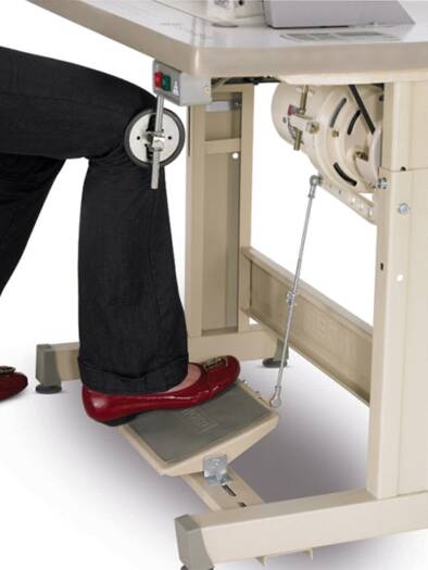 SINGER 20U-105C Single Needle Lockstitch Straight and Zig-Zag Sewing Machine Ass image 4