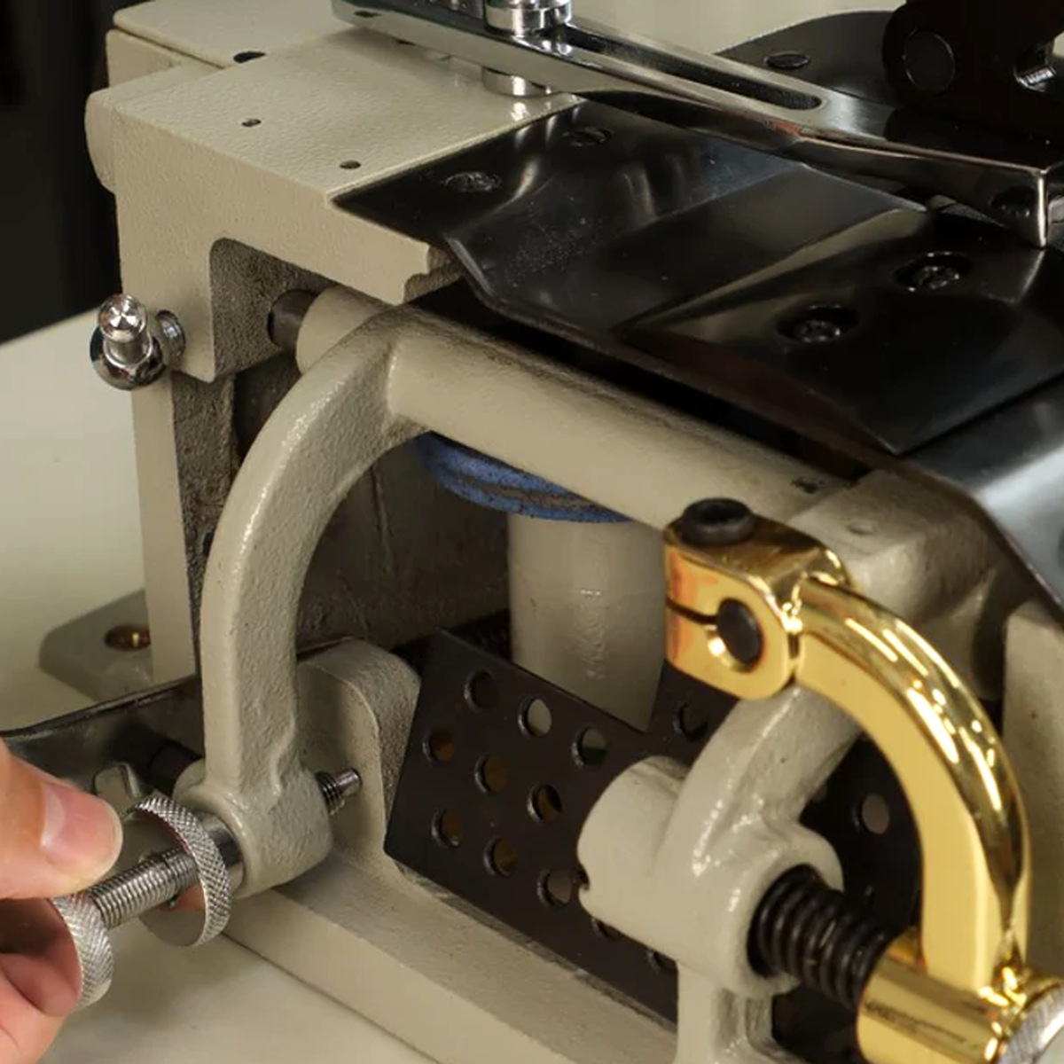 CONSEW® DCS-S4 Leather Skiving Machine with Waste Removal System – Complete with Table & Stand