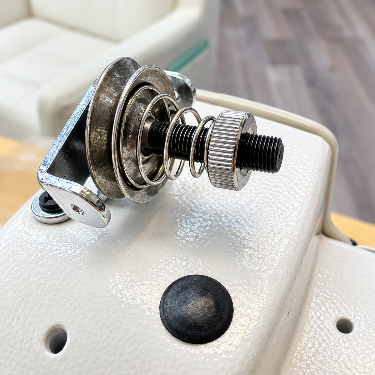 CONSEW® 75T Portable • Single Thread Chainstitch • Skip &amp; Non-Skip Stitch