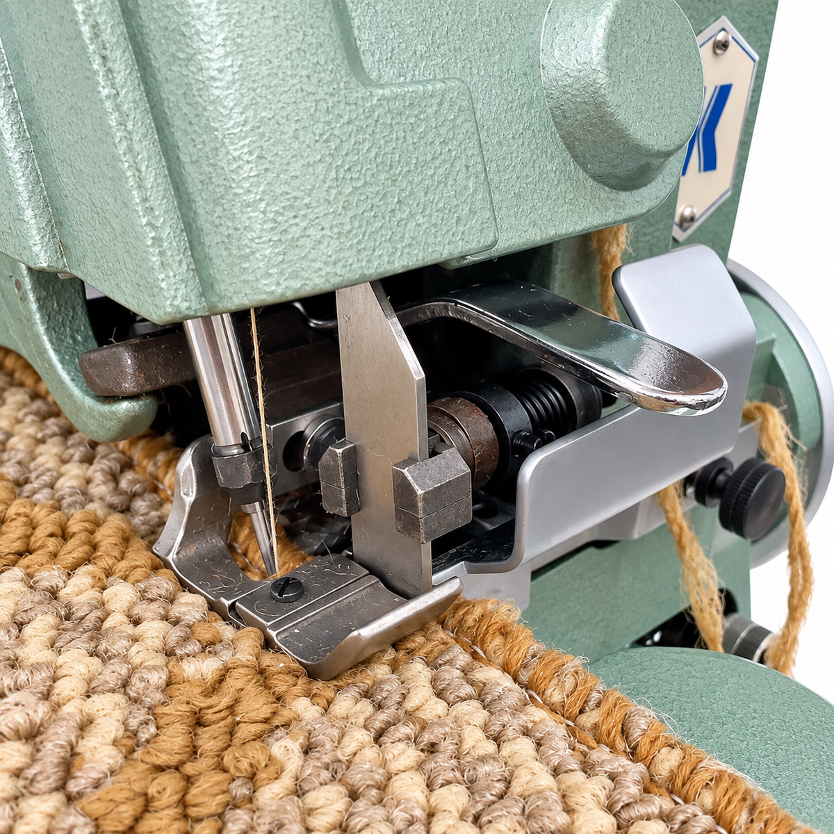 JACK® JK-T109 Industrial Carpet Overlock Sewing Machine – Complete with Table & Stand
