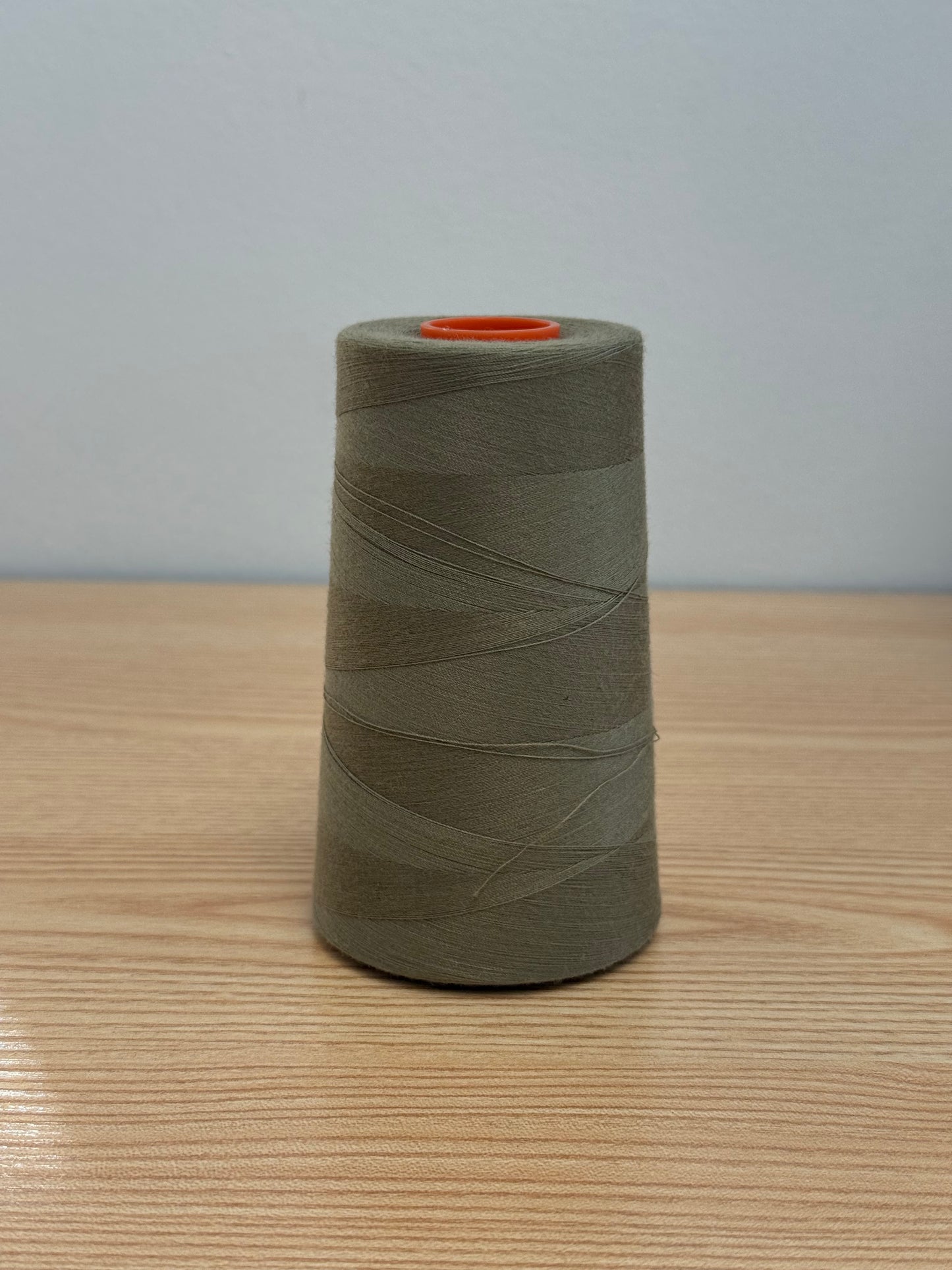 THREAD T-27 BUSKSKIN -1098 POLYESTER CHAMPSPUN 6000 Yds