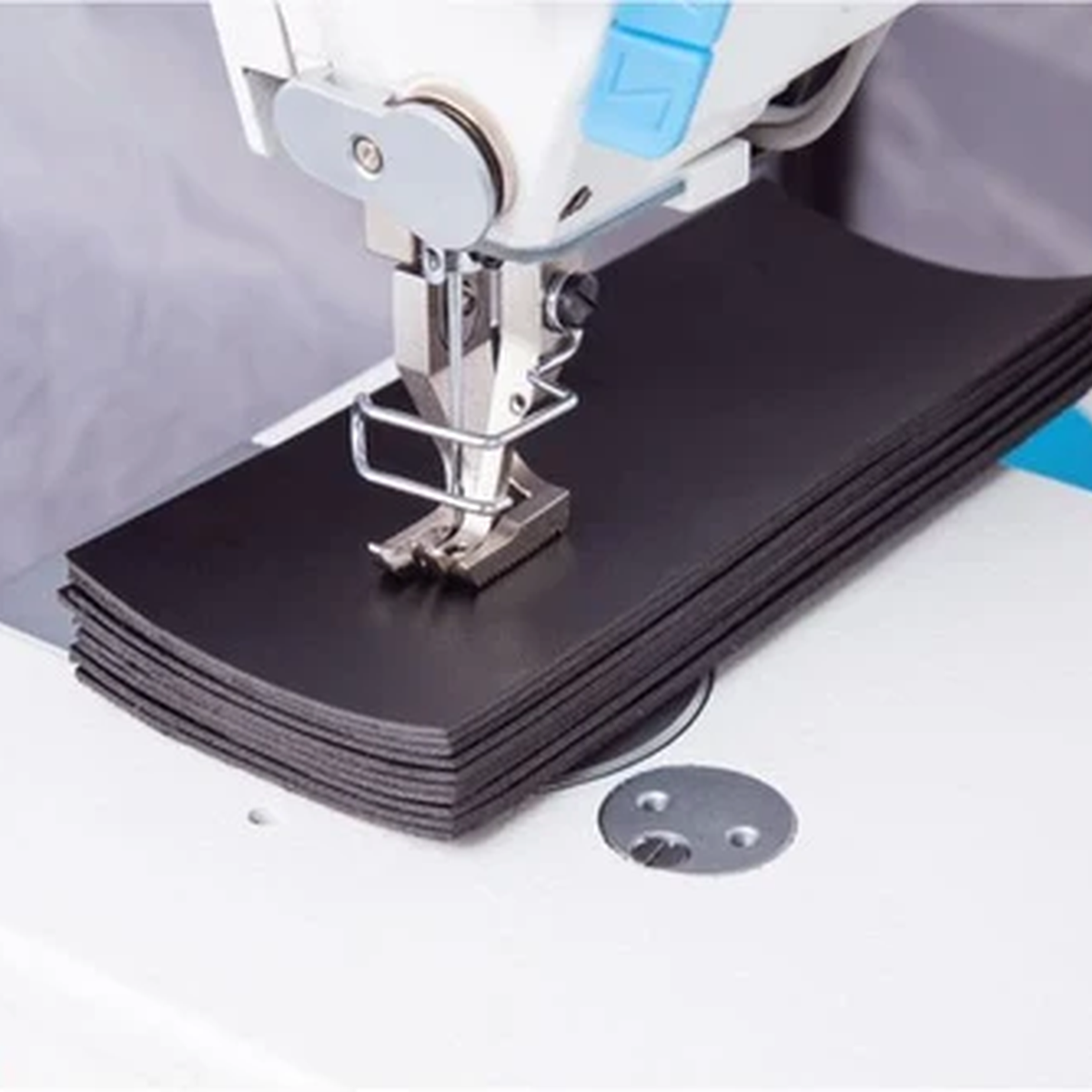 JACK® H6L-CZ-4 Computerized Long Arm Heavy-Duty Single Needle Top & Bottom Feed Lockstitch Sewing Machine