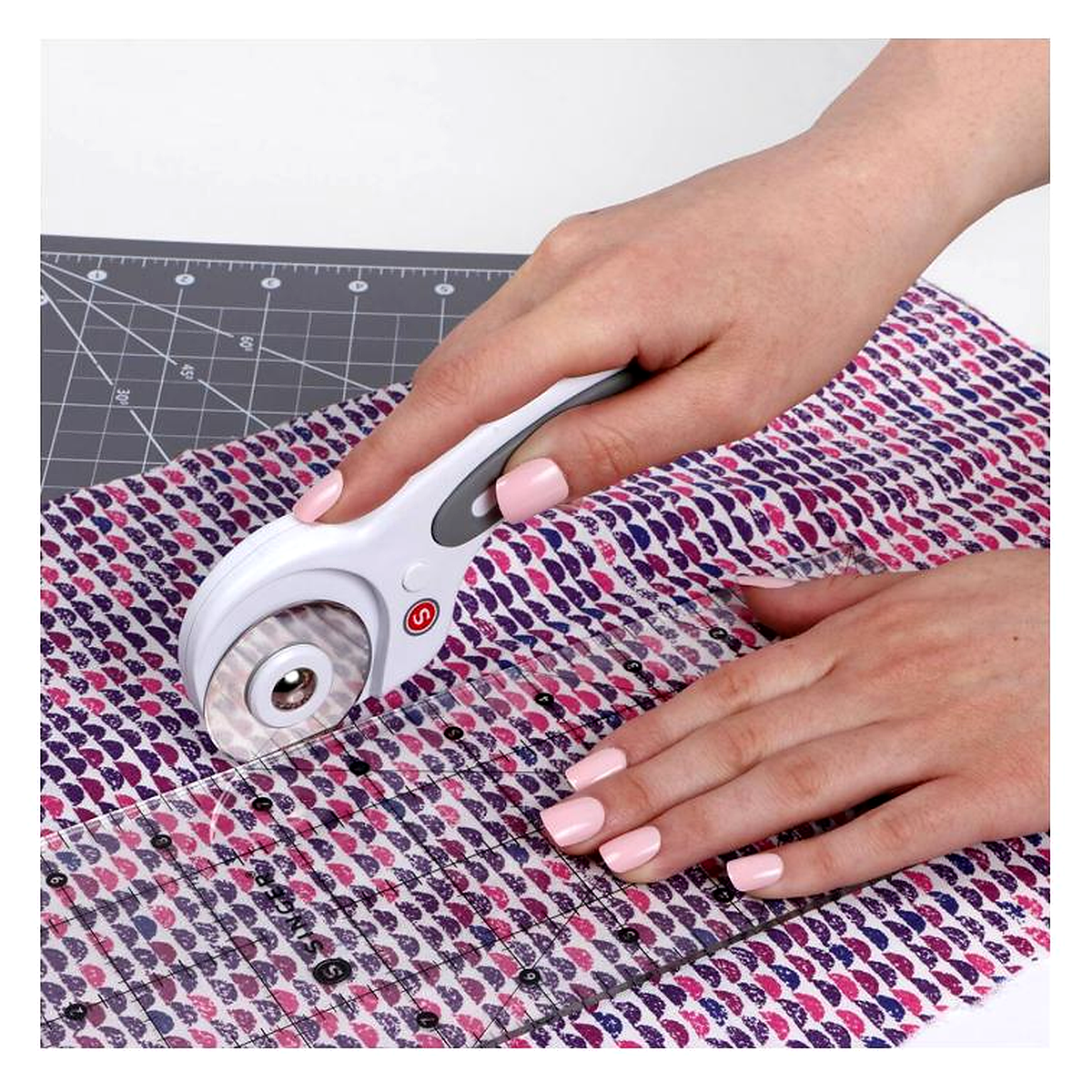 SINGER® 45mm Rotary Cutter with Trigger Release & Replacement Blade