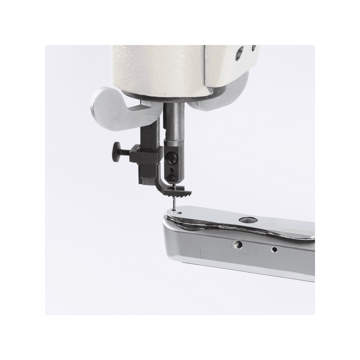 CONSEW® 29BL Industrial Sewing Machine – Complete with Table & Stand