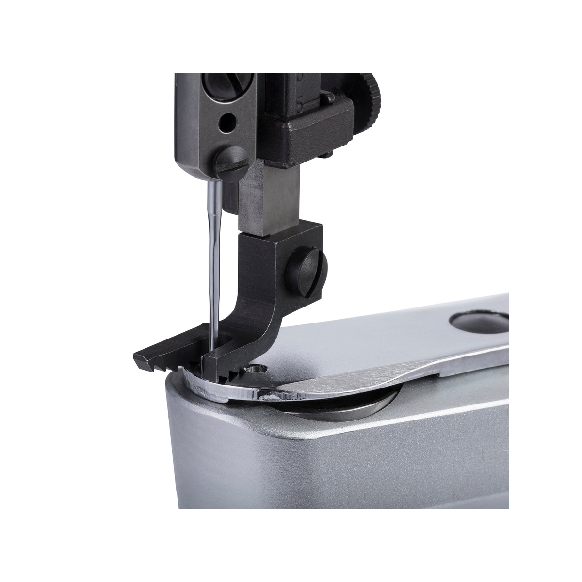 CONSEW® 29BL Industrial Sewing Machine – Complete with Table & Stand