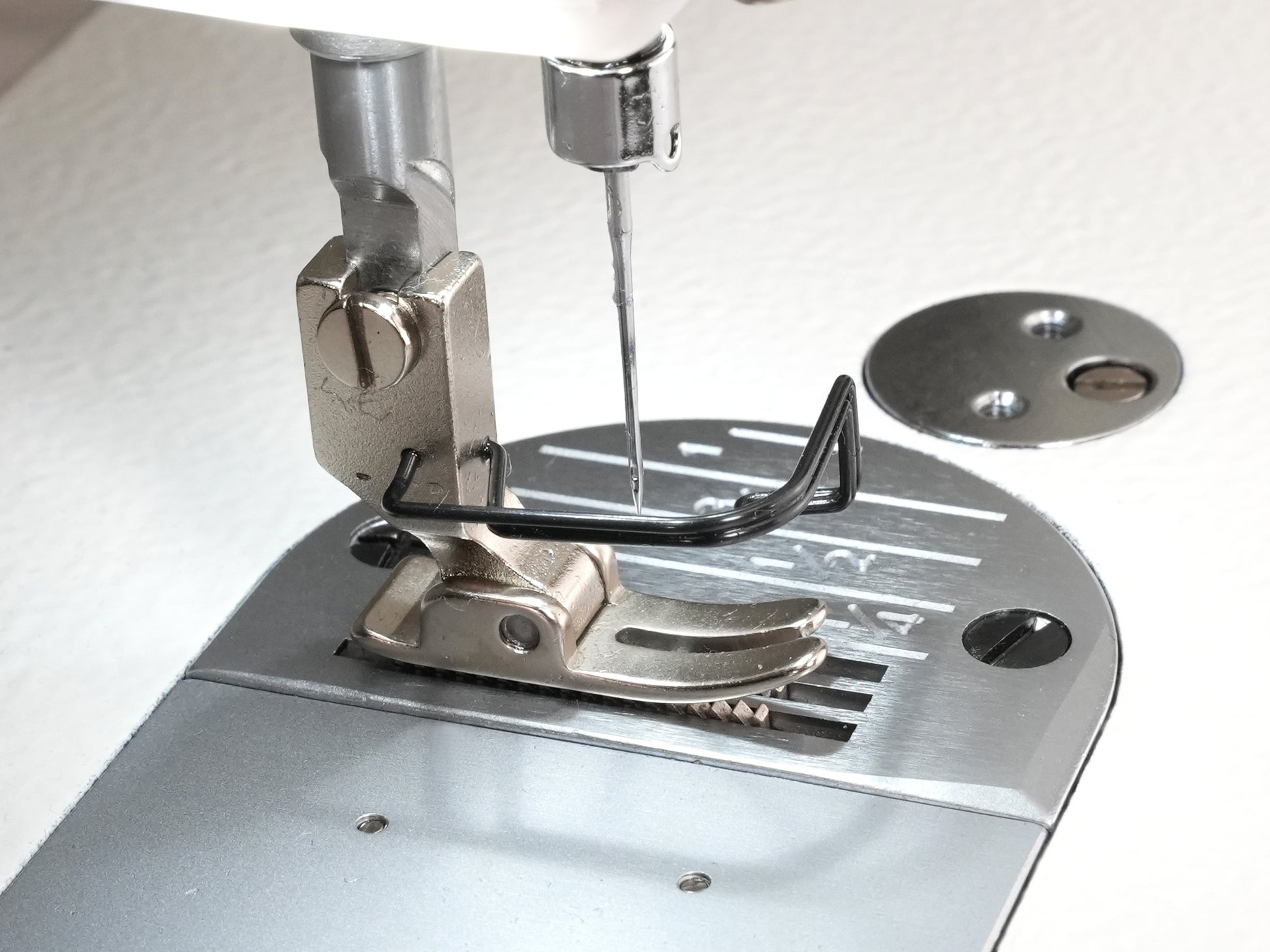 SPEEDWAY AI4 Material Recognition Automatic Direct Drive Lockstitch Sewing Machi image 6